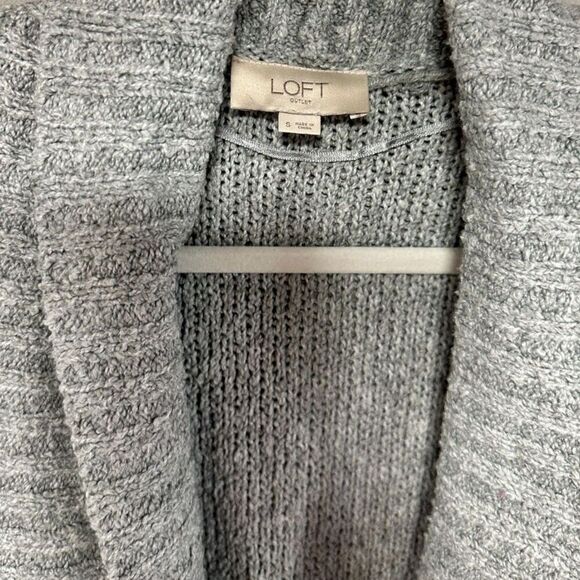 Loft Bundle: Striped V-Neck Sweater & Soft Grey Textured Vest - Small - Picture 7 of 10